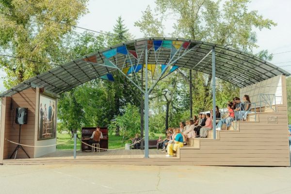 Амфитеатр для лекций и кинопоказов открыли на бульваре Гагарина в Иркутске