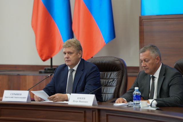 Игорь Кобзев поручил усилить контроль за подготовкой к отопительному сезону после совещания с полпредом