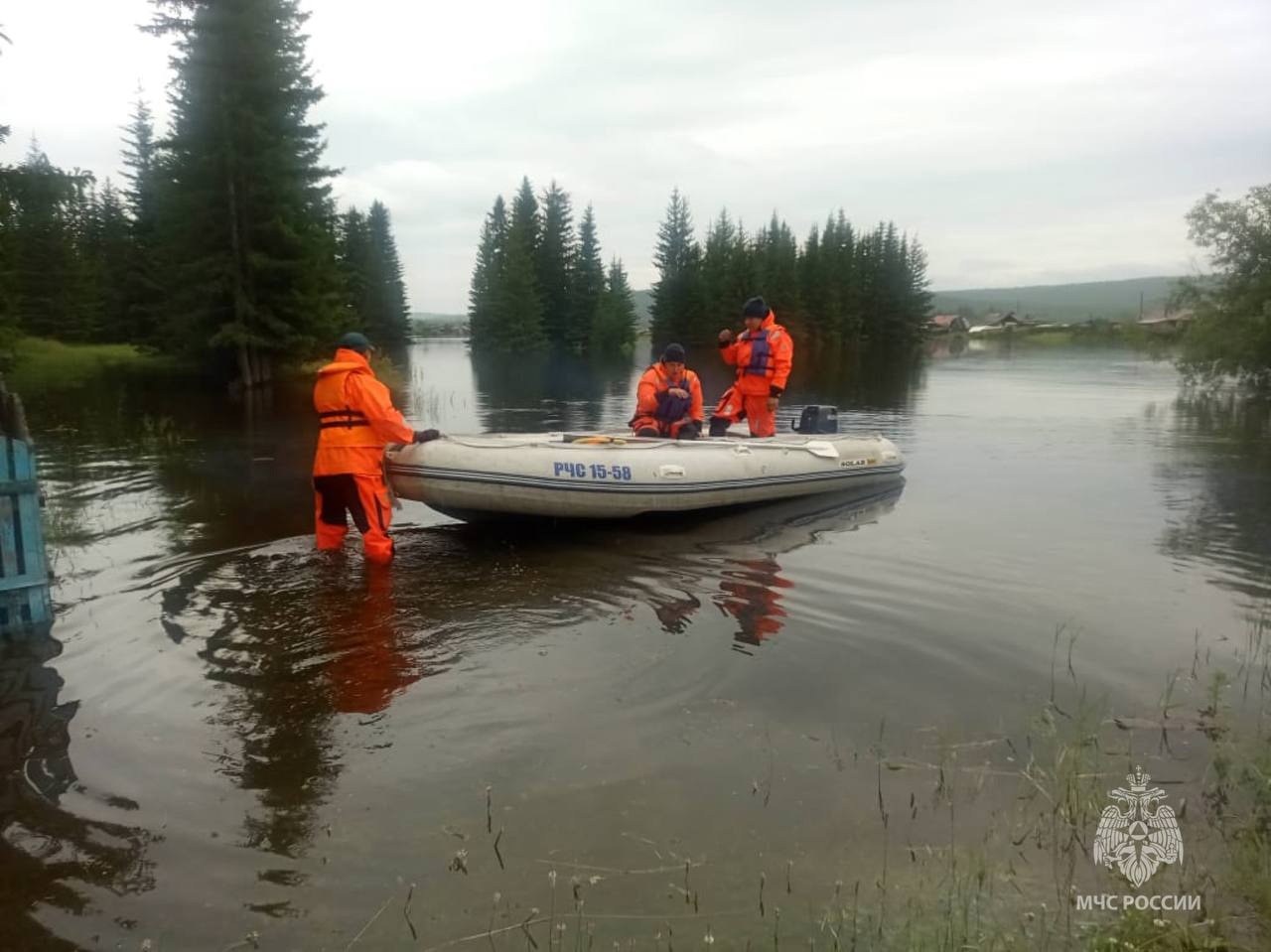 109 приусадебных участков подтоплено в Казачинско-Ленском районе. Вода идет на спад