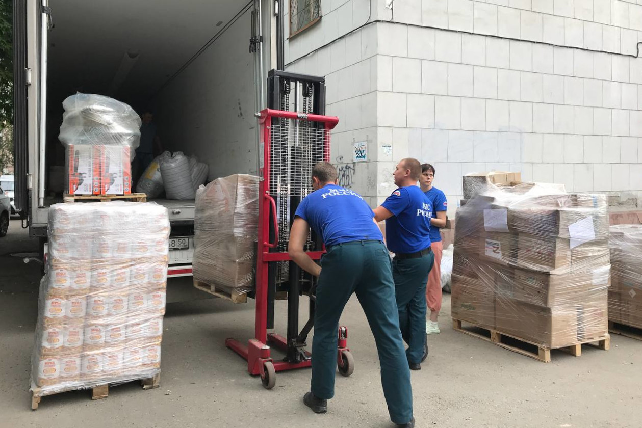 12 тонн гуманитарной помощи отправили жителям Донбасса из Приангарья