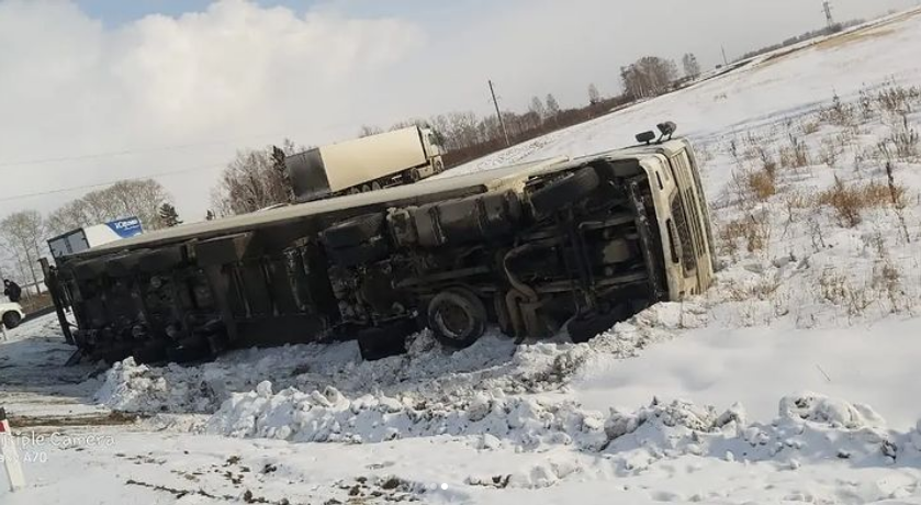 17-летний пассажир легковушки погиб в ДТП с грузовиком в Тулунском районе
