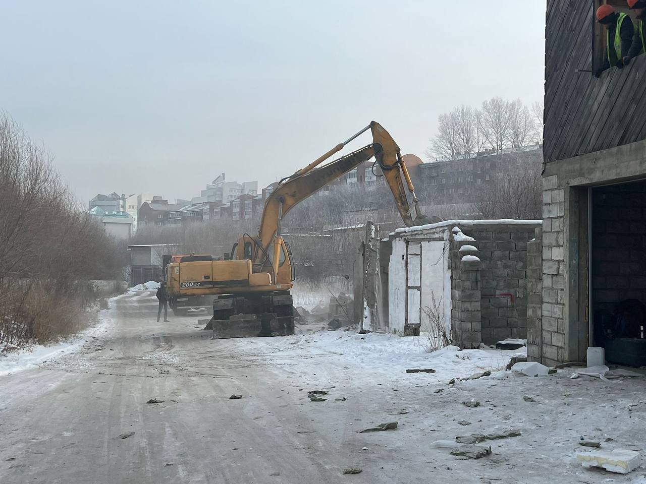 19 незаконных гаражей снесли в районе Академгородка в Иркутске