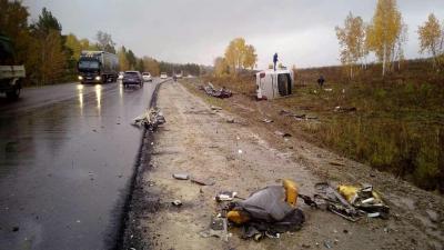 Рейсовый автобус попал в аварию в Заларинском районе