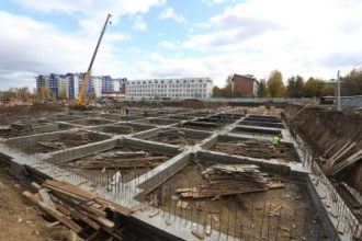 Школа 19 в Иркутске строится по графику