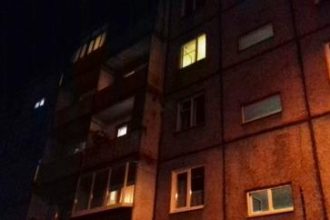 Пожар в пятиэтажном доме произошел в Иркутске на бульваре Рябикова