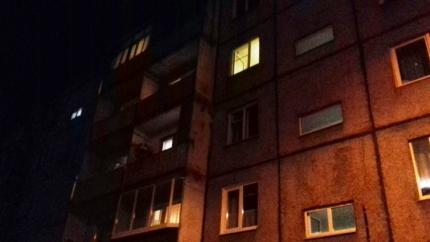 Пожар в пятиэтажном доме произошел в Иркутске на бульваре Рябикова