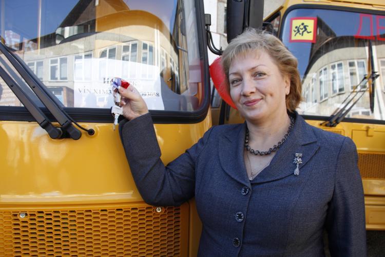 Школы Иркутского района получили 10 новых школьных автобусов