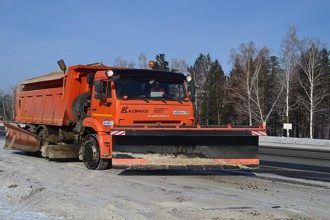 Около 300 единиц спецтехники для уборки дорог готовы к зиме в Иркутске
