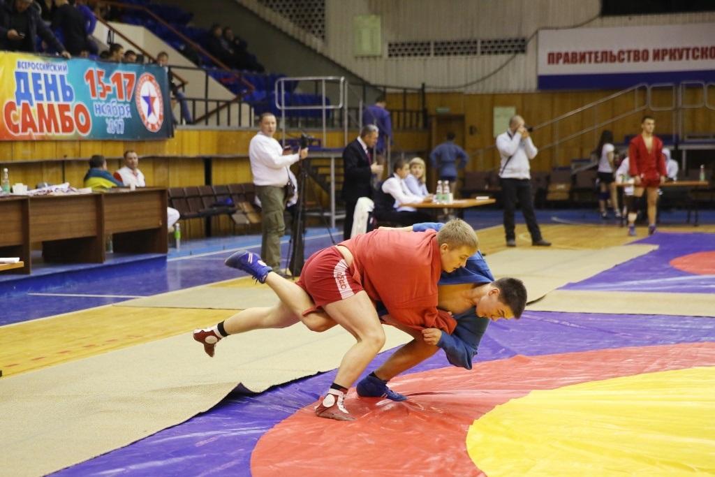 Открылись первенство и чемпионат региона по самбо