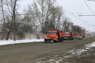 Жители Иркутска могут направить жалобы на некачественную уборку снега во дворах