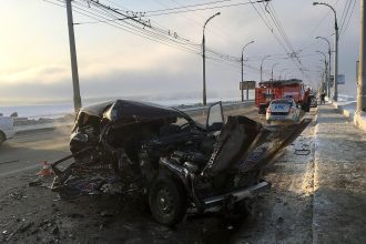 Два человека скончались в ДТП на плотине ГЭС в Иркутске