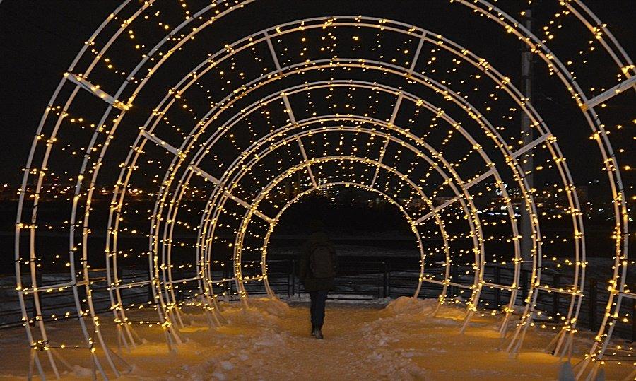 Вечерняя Верхняя Набережная после снегопада