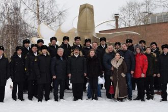 Братчане поздравили экипаж крейсерской атомной подводной лодки «Братск» с Днем корабля