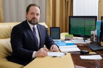 Министр природных ресурсов РФ проведет в Иркутске совещание по охране Байкала