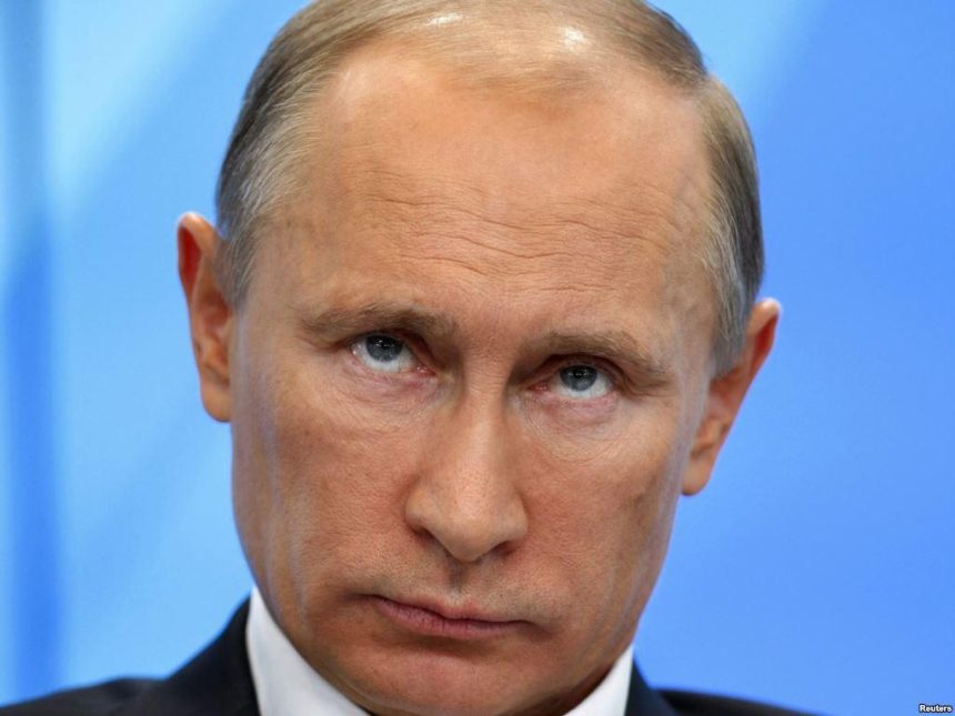 На сборщиков подписей за Путина пожаловались в прокуратуру