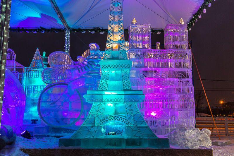 В Москве открылся фестиваль ледовых скульптур, созданных из байкальского льда