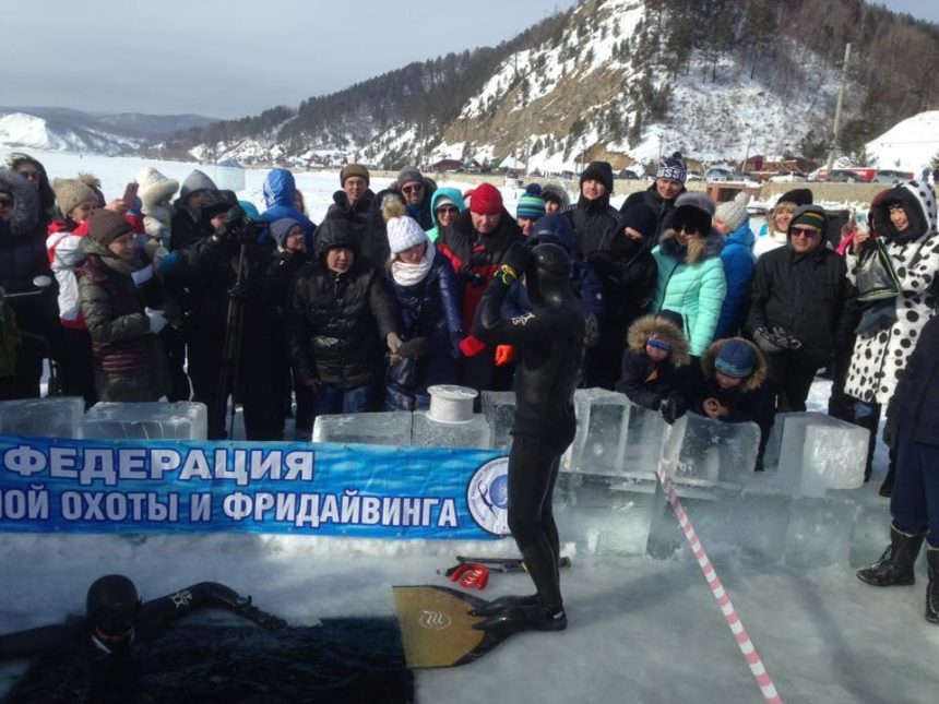 100 метров подо льдом Байкала с задержкой дыхания. Рекорд установлен