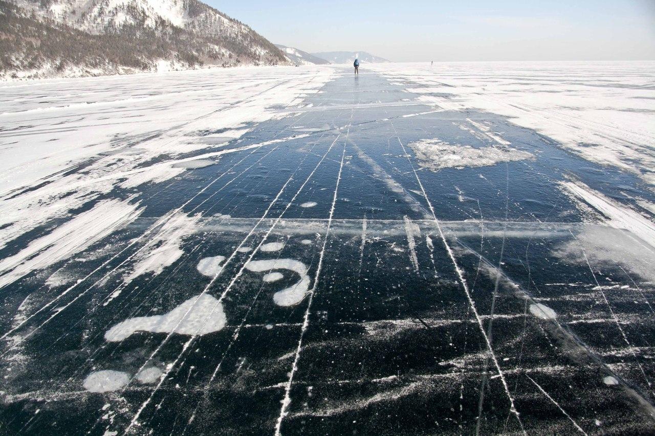 Неделя в фотографиях: граффити, сгоревший приют, Байкал, спасатели и другое