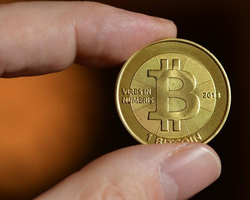 Неизвестный трейдер стал миллиардером на обвале биткоина