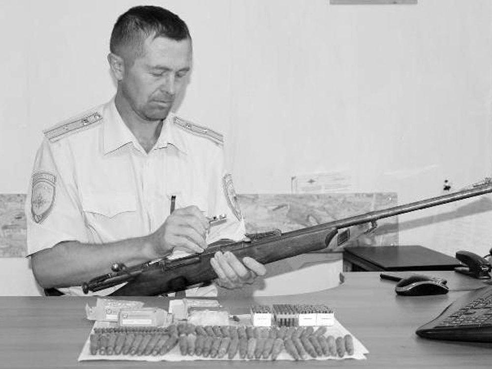 Неделя в фотографиях: граффити, сгоревший приют, Байкал, спасатели и другое