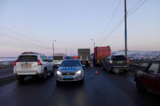 Пешехода насмерть сбили на Иннокентьевском мосту