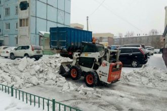 В Ленинском округе Иркутска очистили от снега более 550 дворов