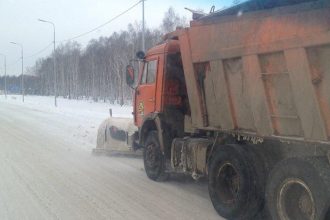 83 единицы спецтехники убирали дороги Иркутской области в ночь на 12 марта