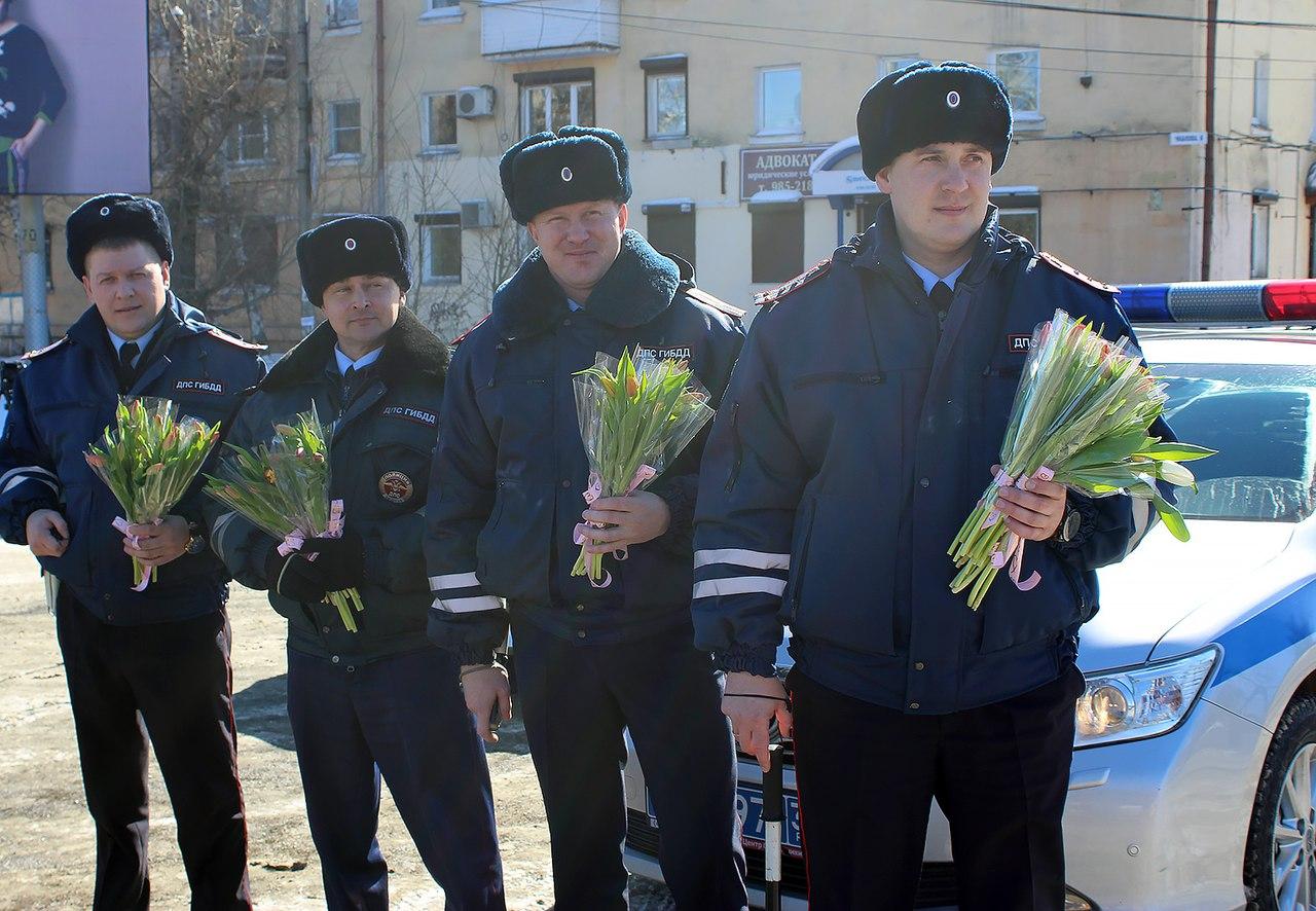 Неделя в фотографиях: цветы и Байкальский разлом