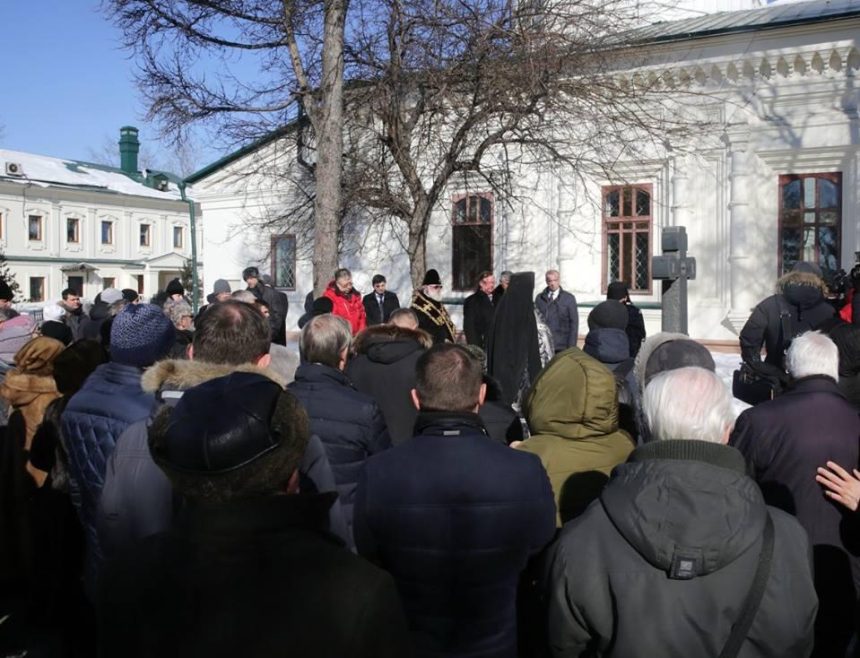 В Иркутске прошла панихида по Валентину Распутину