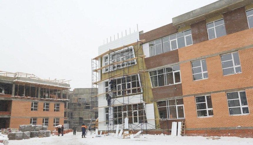 В строящемся здании 19-й школы в Иркутске начались внутренние работы