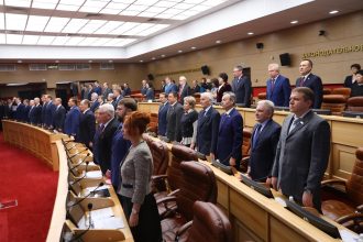 Депутаты Заксобрания отчитались о доходах за 2017 год. Больше всех заработал Николай Труфанов