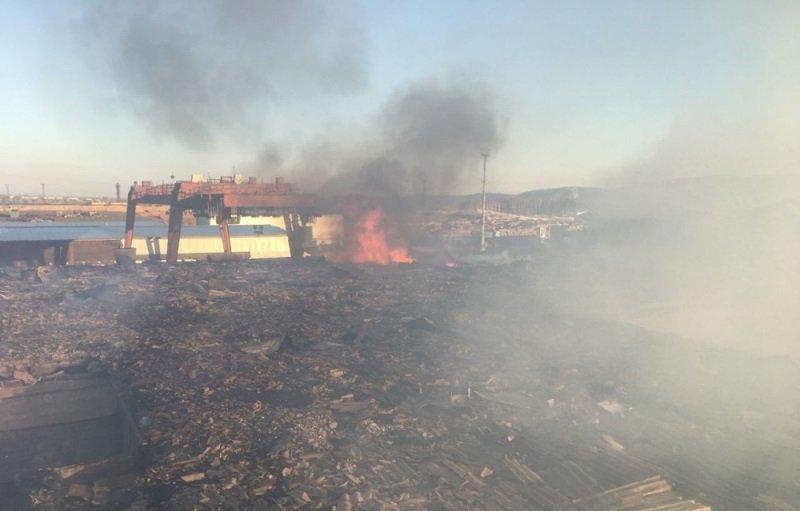 Деревообрабатывающее предприятие сгорело в Иркутске