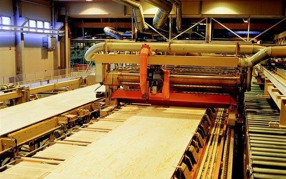 На заводе фанеры в Усолье идут сокращения, а производство требует модернизации