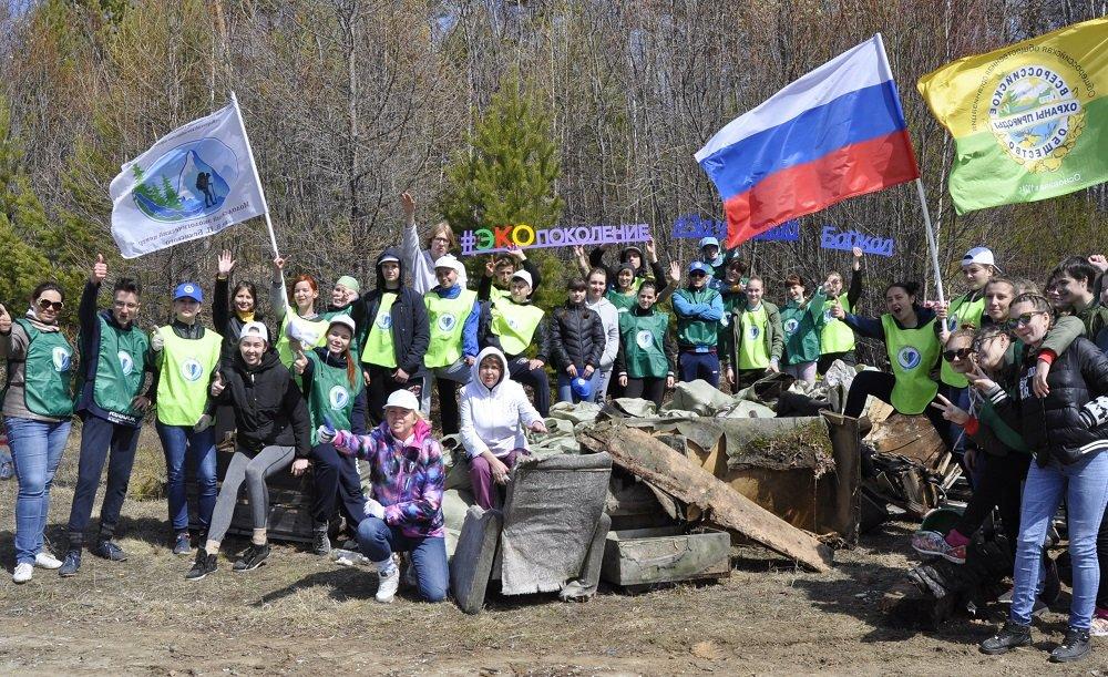 Три тонны крупногабаритного мусора собрали в Листвянском лесничестве