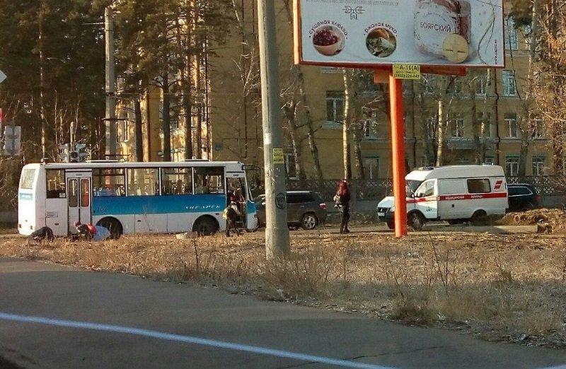 Велосипедист погиб под колесами автобуса в Ангарске