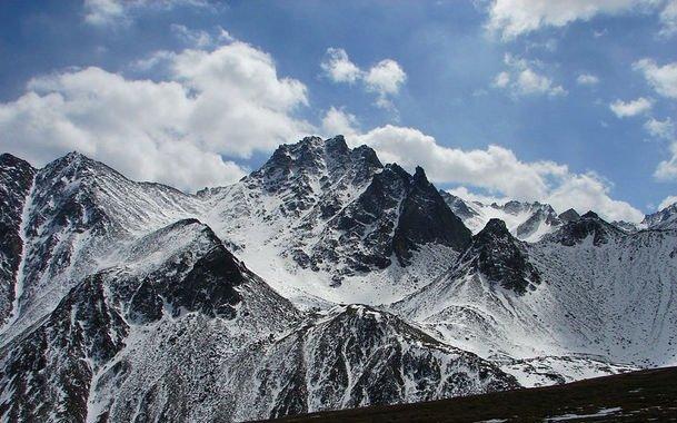 Власти Монголии запретили восхождения на гору Мунку-Сардык