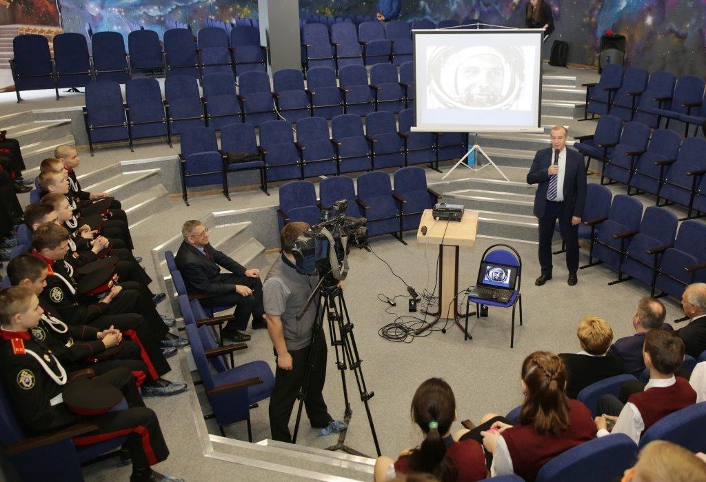 Жителям Приангарья предлагают придумать название «космической» школе в Молодежном