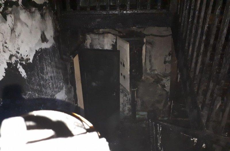 12 человек спасли из горящего двухэтажного дома в Бодайбо