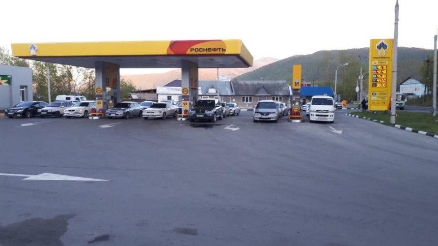 Автомобилисты в Слюдянке бастуют против роста цен на бензин