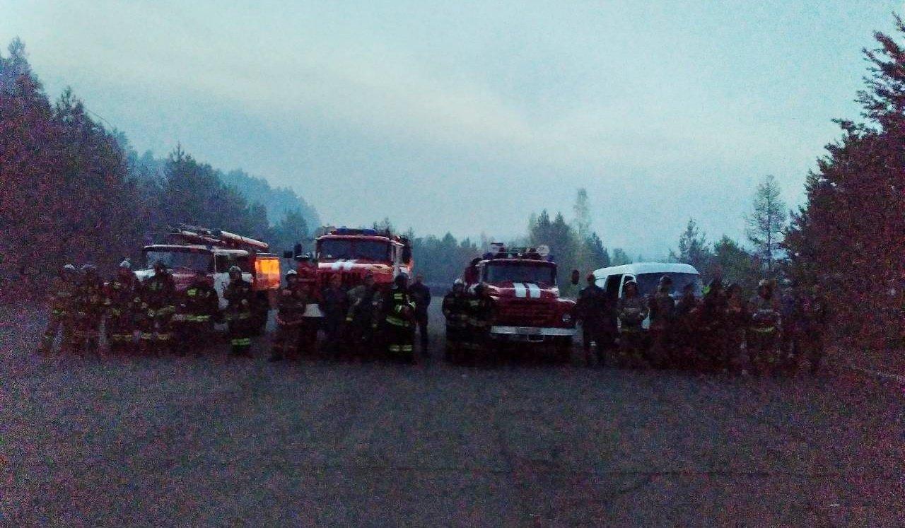 Лесной пожар угрожал детскому лагерю и дому престарелых в Усть-Илимске