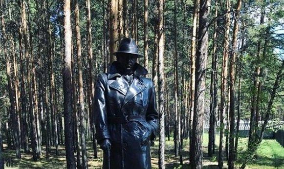 В Ангарске установили памятник Глебу Жеглову