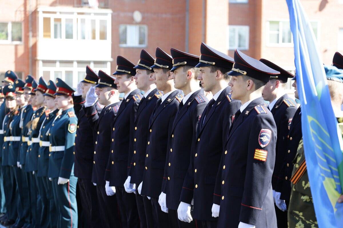 Иркутское высшее военное авиационное инженерное. Мухаметзянов ИВВАИУ. ИВВАИУ Ганичкин. Полковник Мухаметзянов ИВВАИУ. Курсанты ИВВАИУ Иркутск.