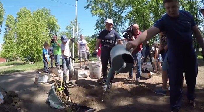 Во Втором Иркутске появилась аллея, посвященная самолету МС-21