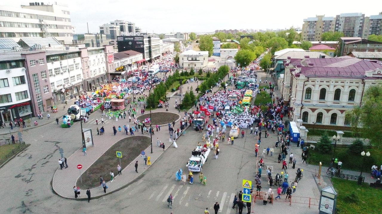 По Иркутску идет карнавал