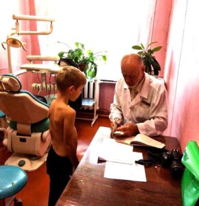 Более 400 человек получили консультации специалистов "плавучей поликлиники" в Приангарье