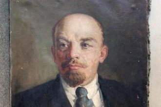 Иркутянка продает в интернете портрет В.И. Ленина за 300 тысяч рублей