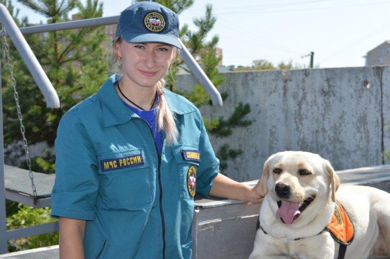 Собака-спасательница из Иркутска успешно прошла сертификационные испытания