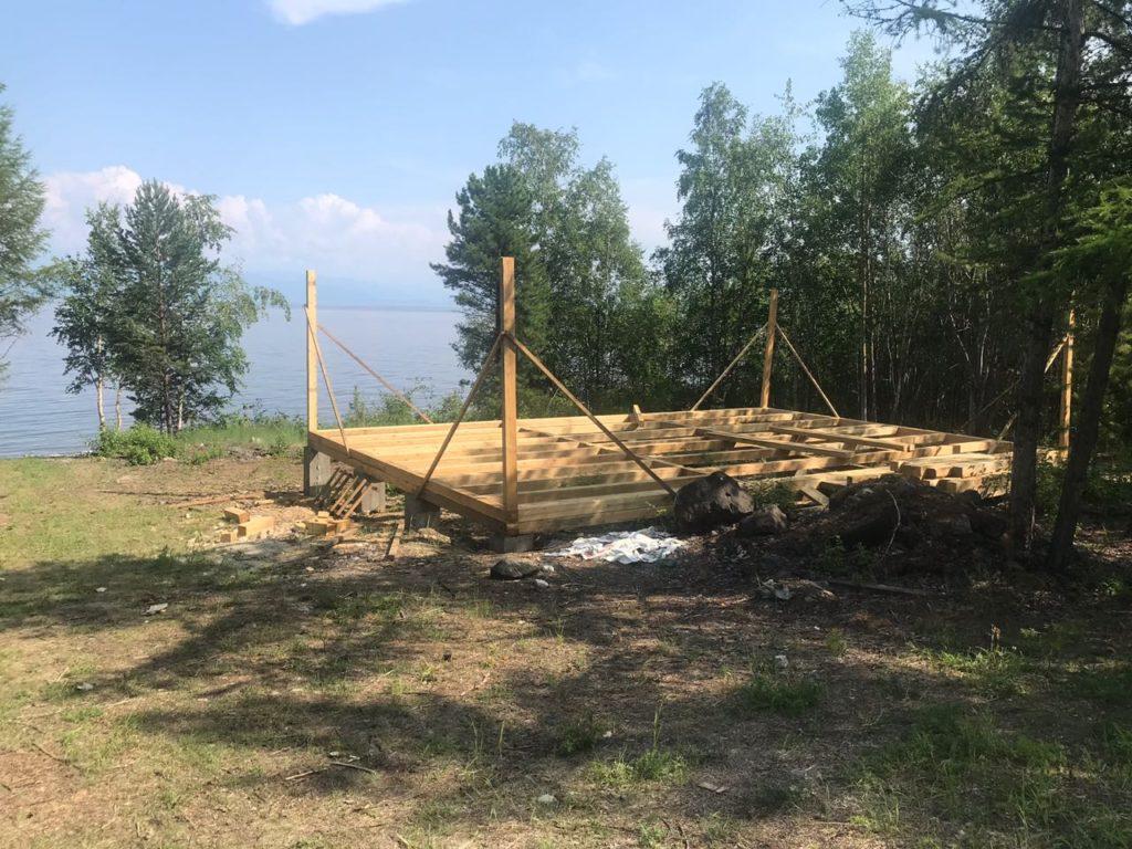 На территории природоохранной зоны Байкала в районе Северобайкальска обнаружены незаконные стройки