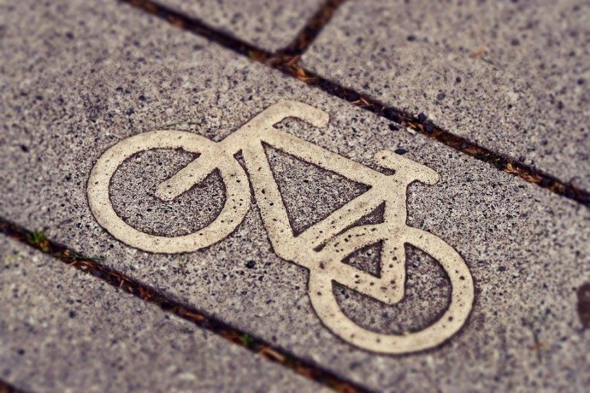 На улице Декабрьских событий появится велодорожка