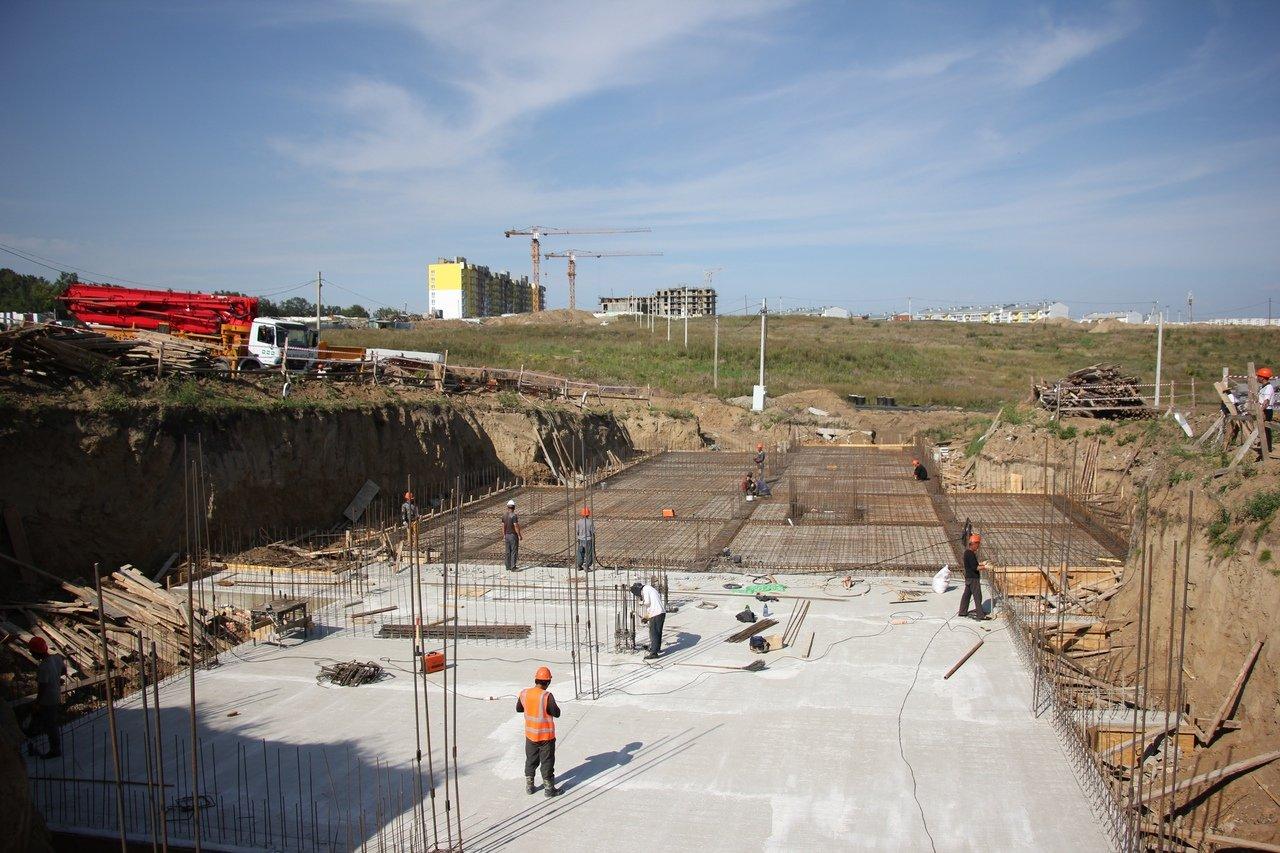 Первый бетон залили на стройплощадке детского сада в жилом районе Юго-Западный